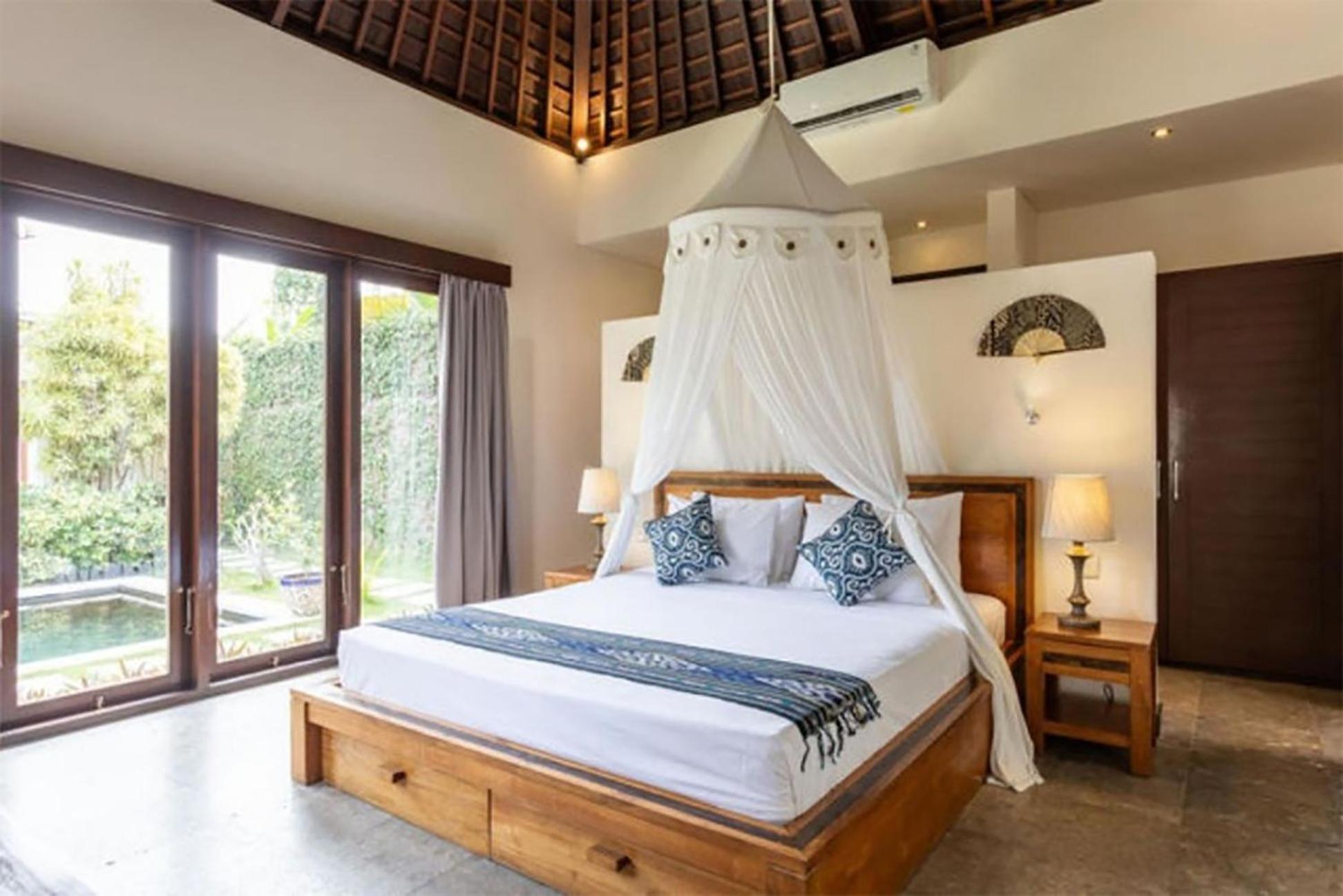 Villa Tiga Mangga Seminyak Exteriör bild