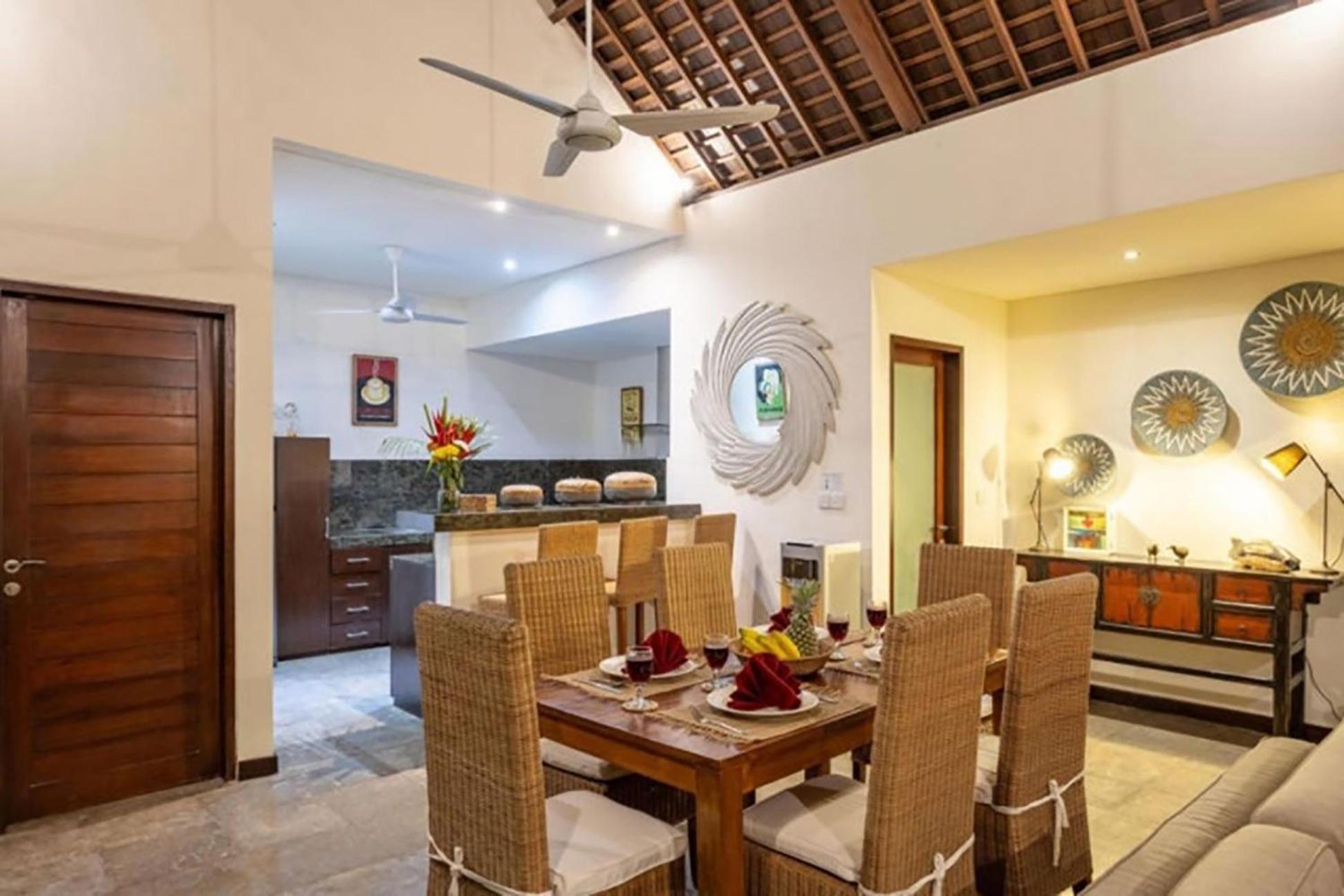 Villa Tiga Mangga Seminyak Exteriör bild