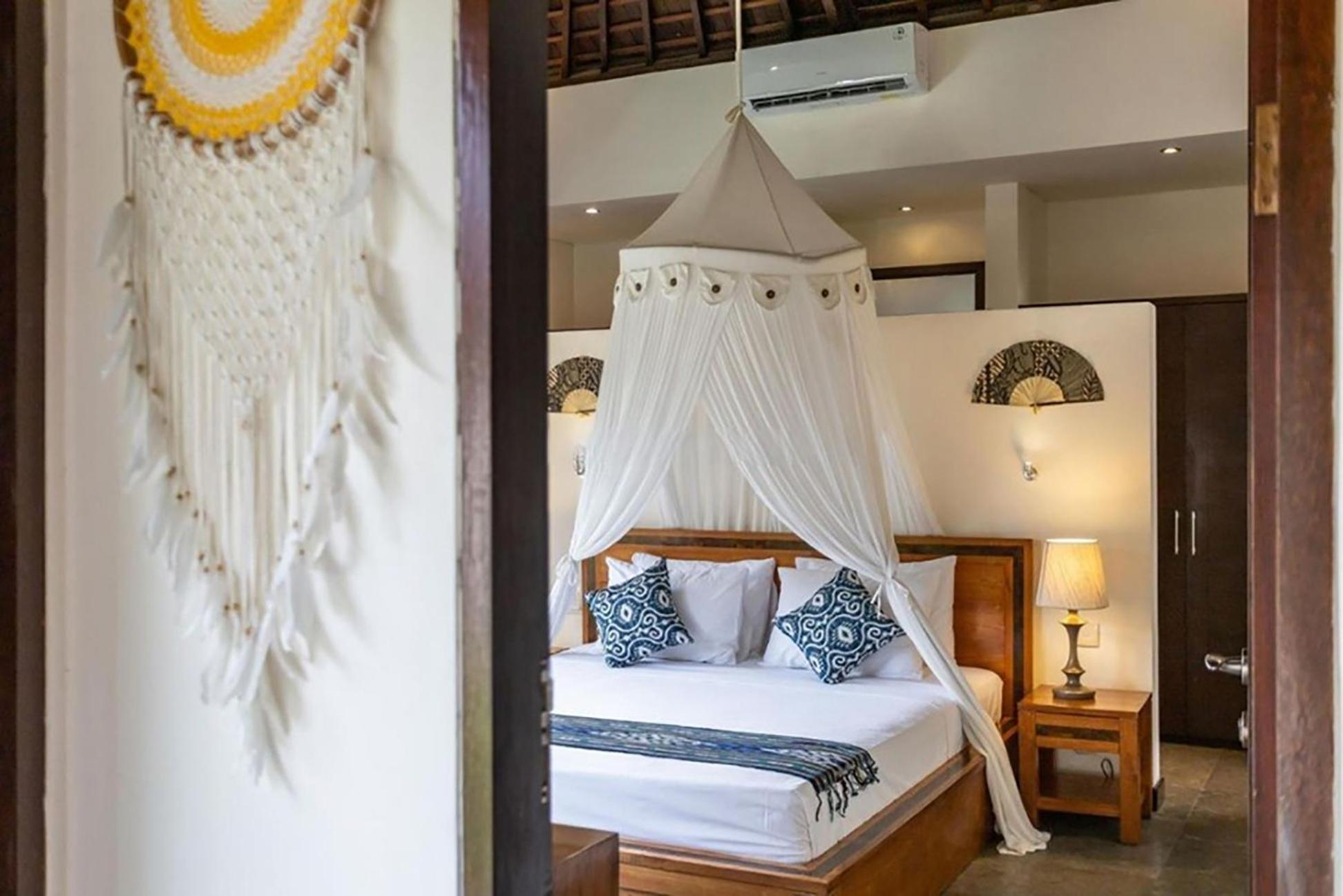 Villa Tiga Mangga Seminyak Exteriör bild