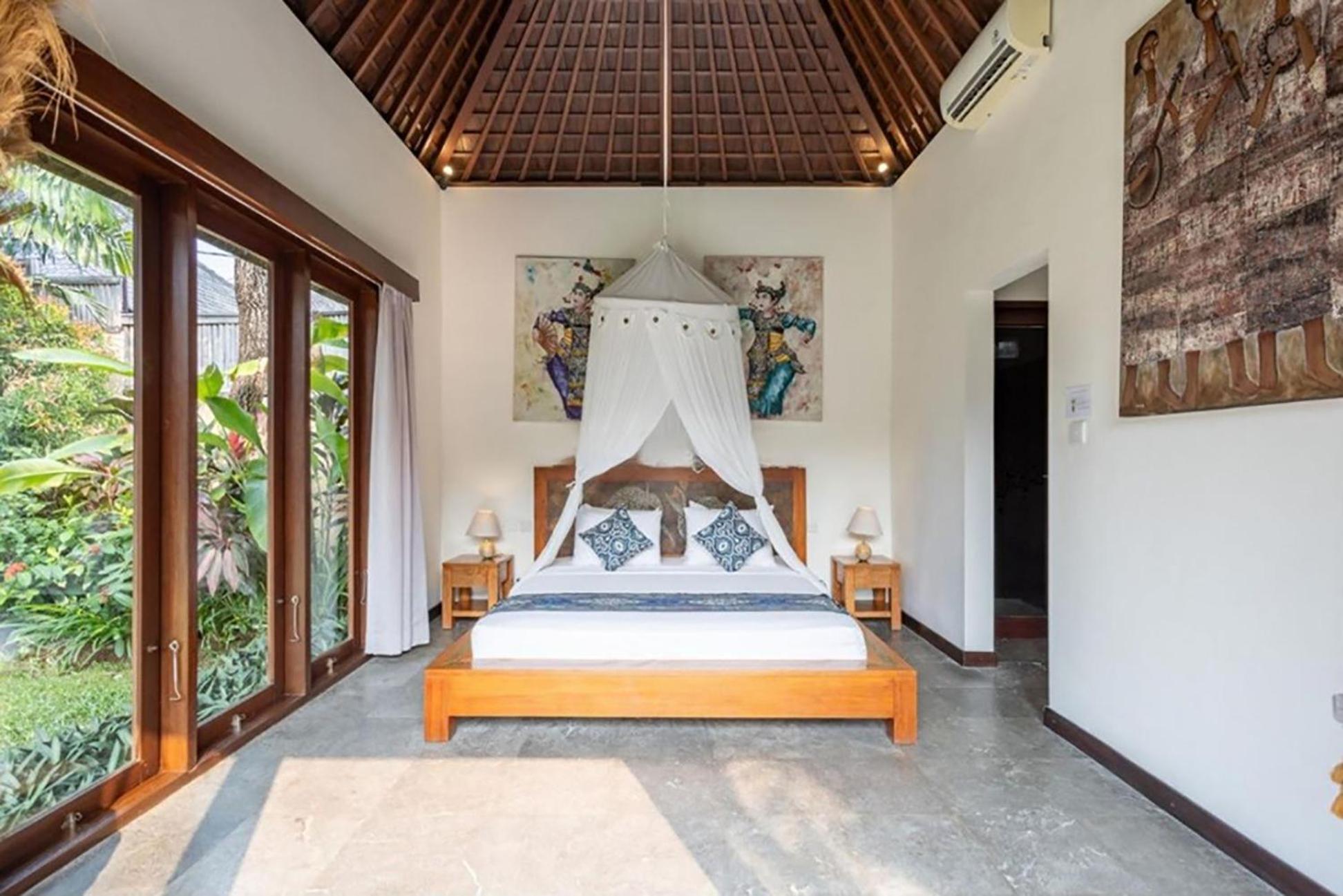 Villa Tiga Mangga Seminyak Exteriör bild