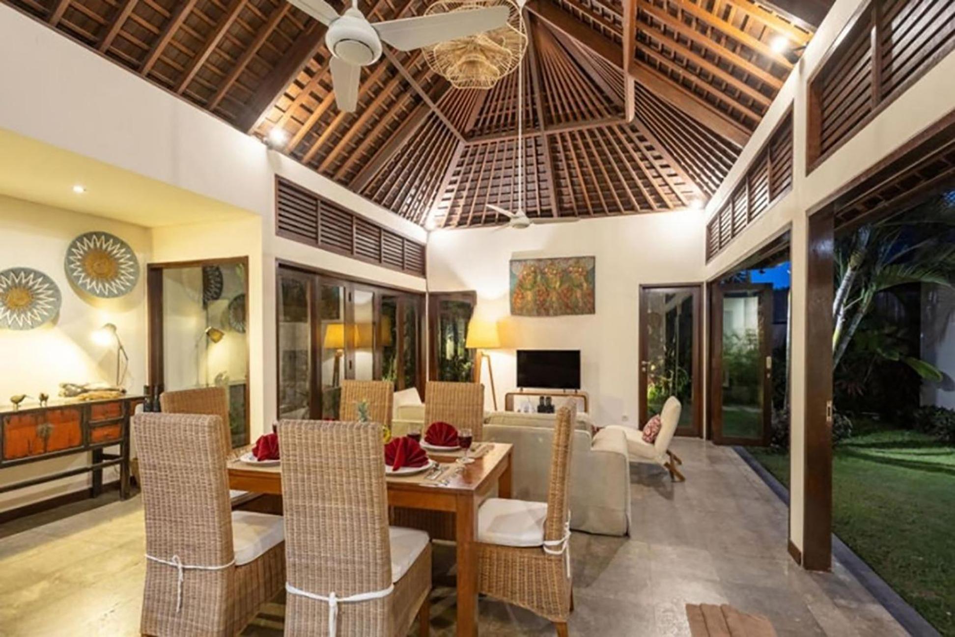 Villa Tiga Mangga Seminyak Exteriör bild