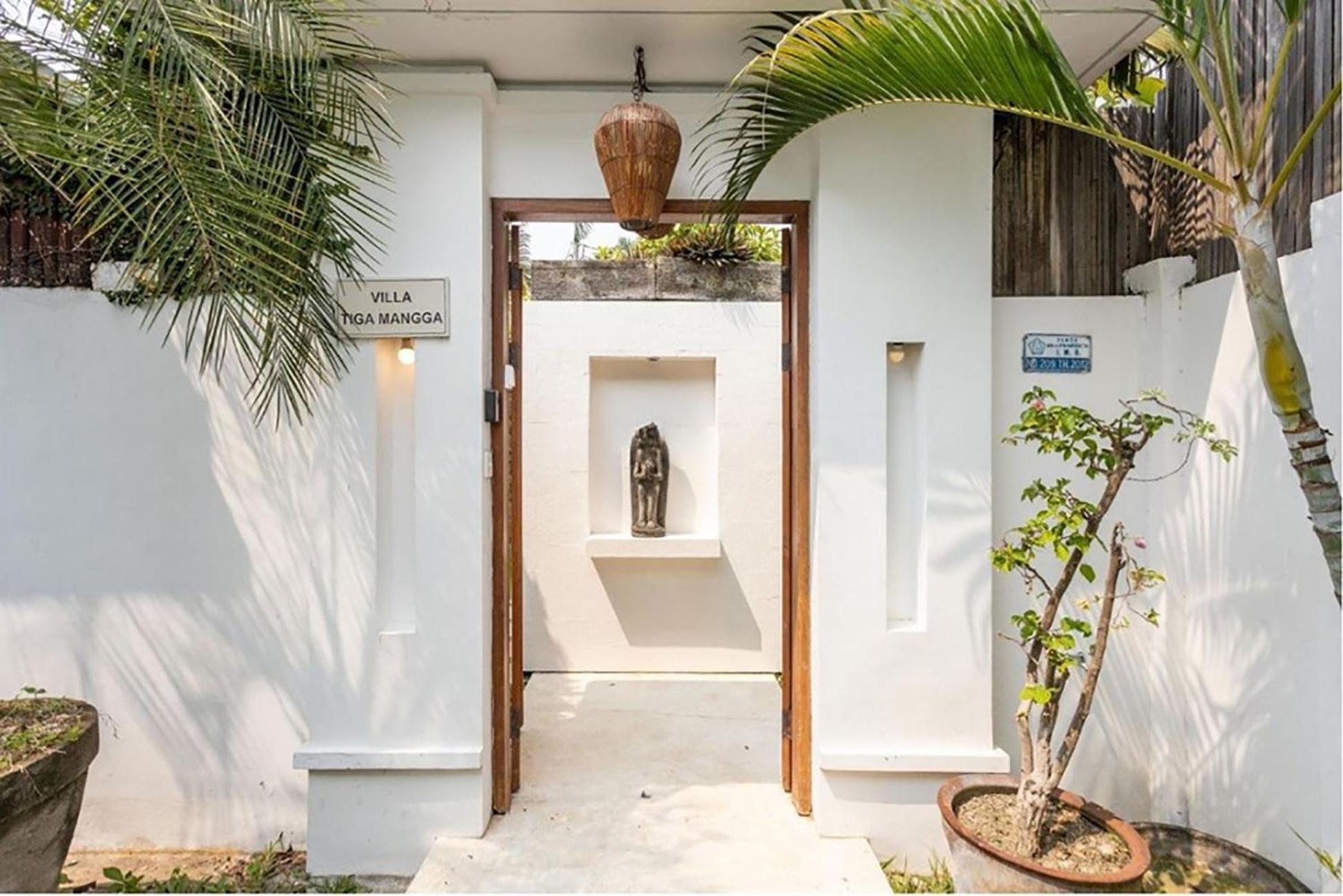 Villa Tiga Mangga Seminyak Exteriör bild