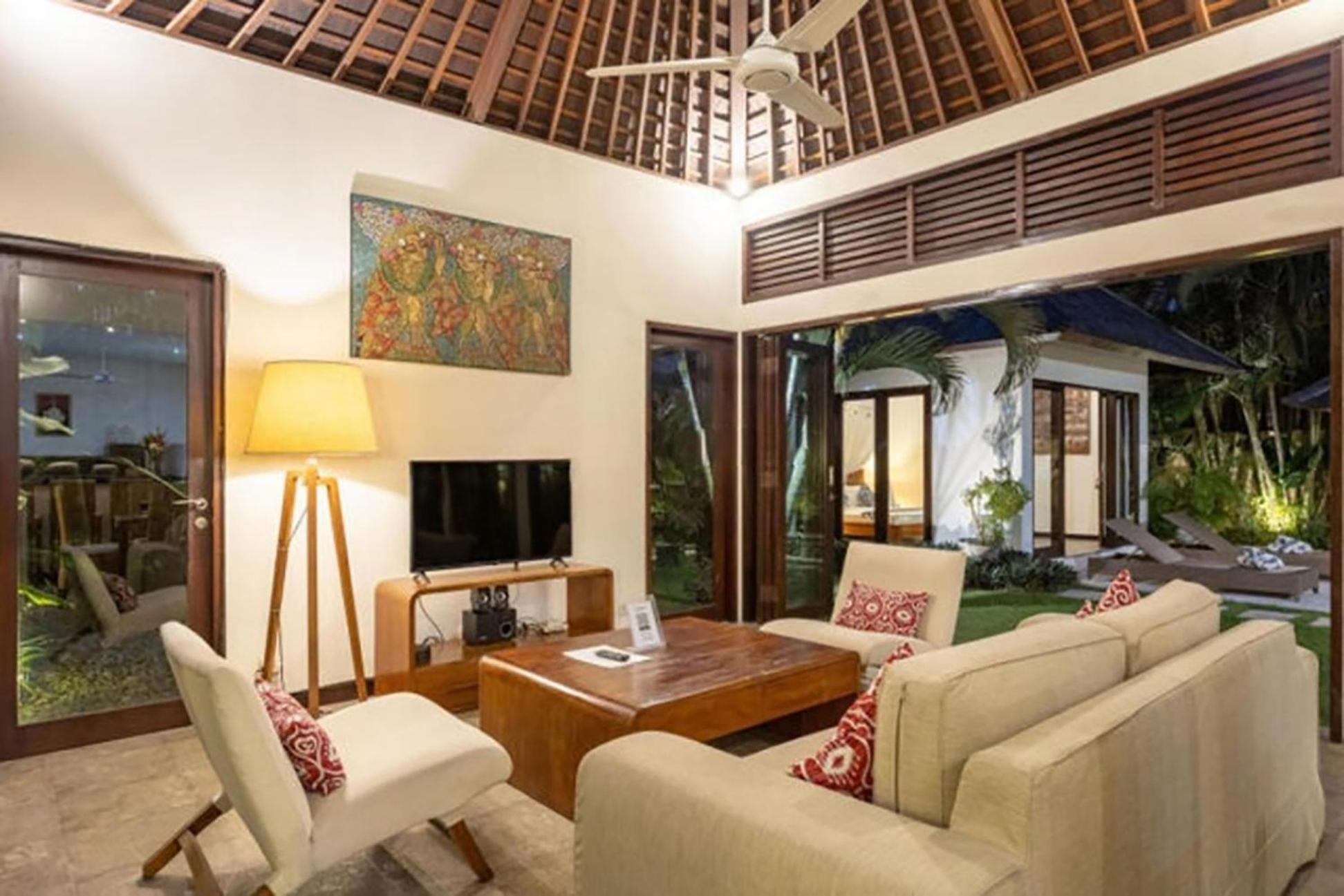 Villa Tiga Mangga Seminyak Exteriör bild